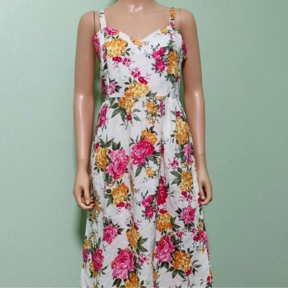lightweight summer dress fabric Lightweight Novelty Tile Dress Fabric | Viscose Lawn main image 0
